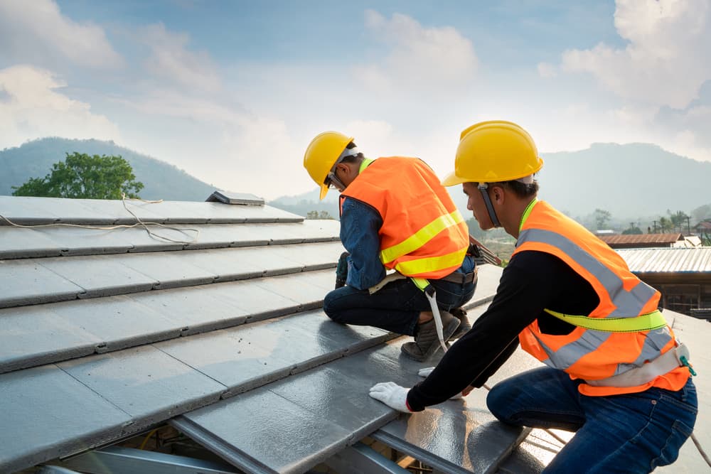 roof repair in Valley Glen CA